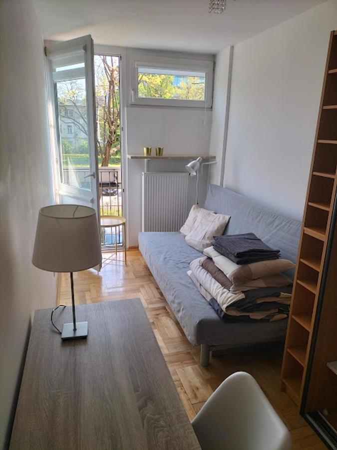 Apartament Golden Apartments/city Center/grzyb 9 *